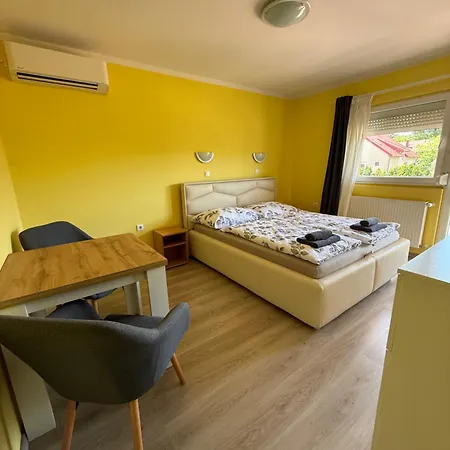 Panzió Andreaapartmanok 3*
