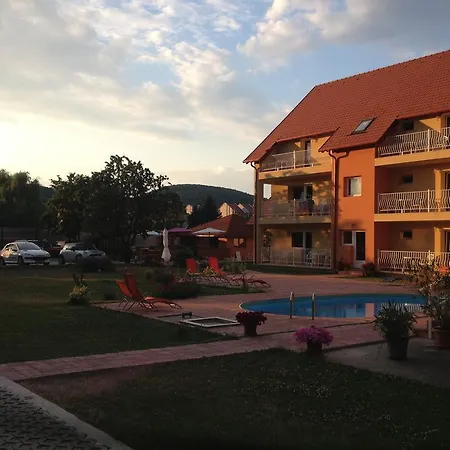 Andreaapartmanok Oda ve Kahvaltı Balatonfüred