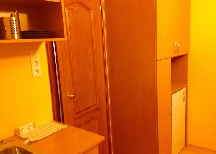 לינה וארוחת בוקר Andreaapartmanok באלאטונפורד