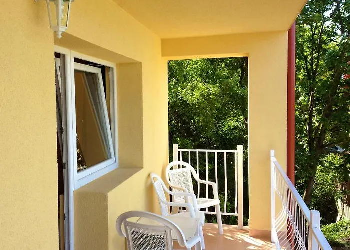 Andreaapartmanok לינה וארוחת בוקר 3*